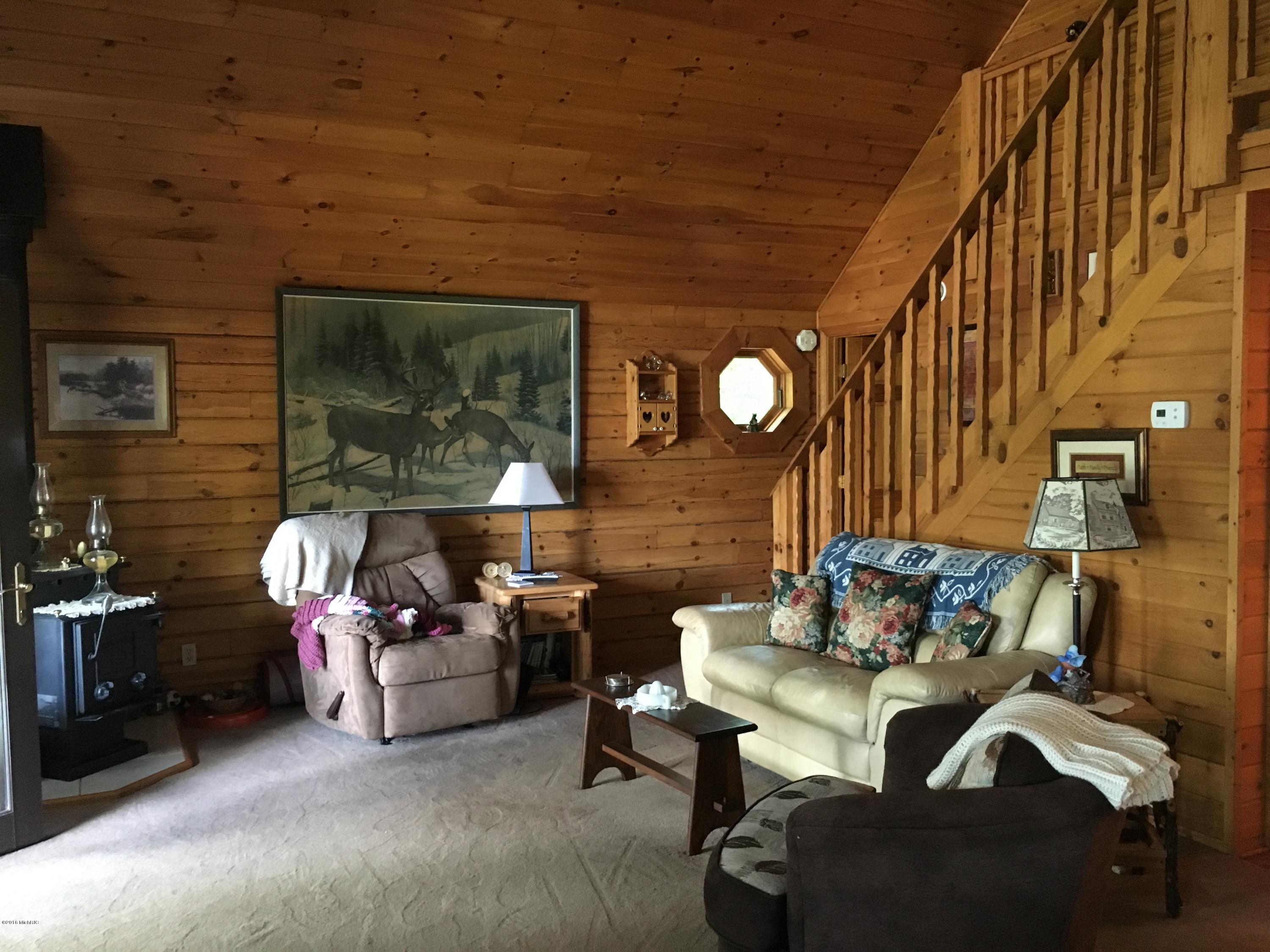 5105 East High Tower Lake Road Hesperia, MI 49421 - Photo 8 of 28 LivingRoomWest