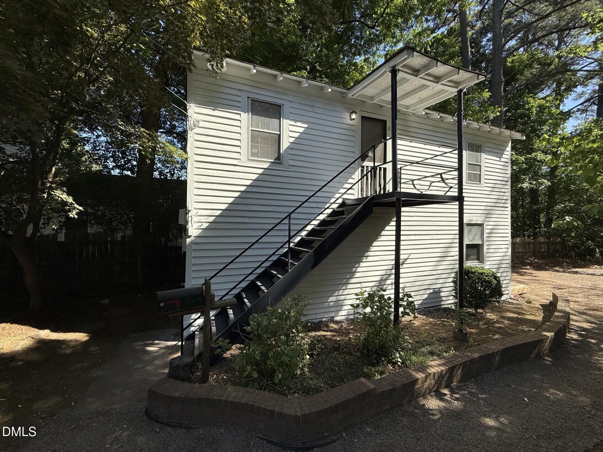 1617 Sunrise Avenue, Unit B Raleigh, NC 27608 - Photo 2 of 12 4f534ca4-7436-460d-a4b2-96ae695a6f31