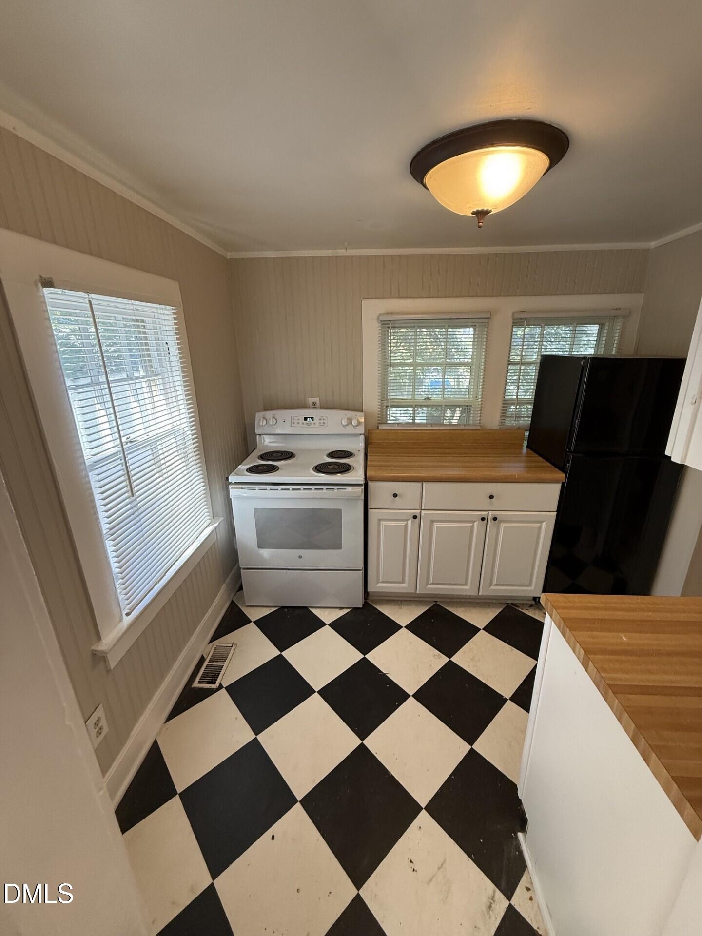 1617 Sunrise Avenue, Unit B Raleigh, NC 27608 - Photo 4 of 12 400a13d6-6280-476a-b043-b503aadf9d38