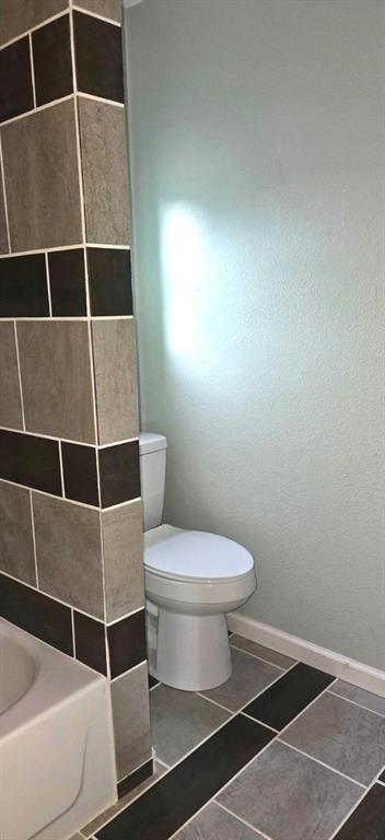 110 Overlook Trail Azle, TX 76020 - Photo 20 of 29 Second toilet
