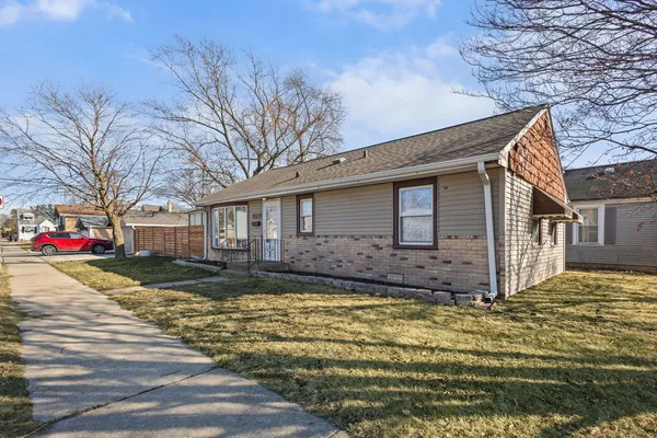 $289,000 | 9301 South 54th Court, Oak Lawn, IL 60453