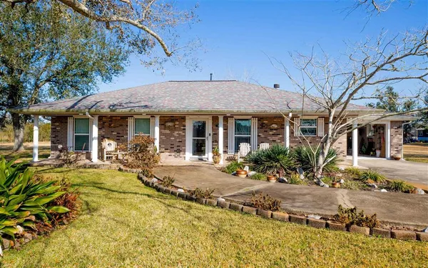 $195,000 | 910 Oak Lane, Hackberry, LA 70645