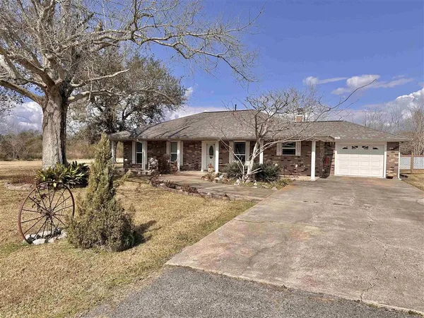 $195,000 | 910 Oak Lane, Hackberry, LA 70645