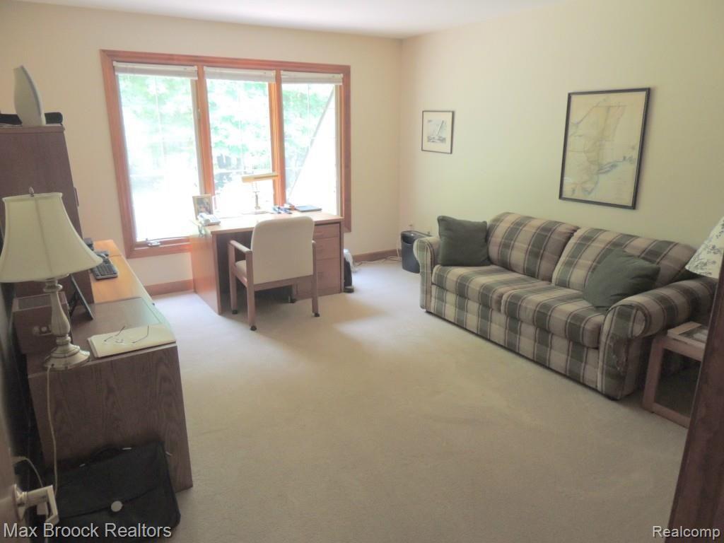1680 Crossbow Court Rochester, MI 48306 - Photo 15 of 23 Bedroom #3.jpg