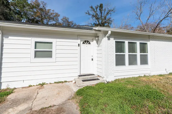 $1,750 | 406 Essex Drive, Tallahassee, FL 32304