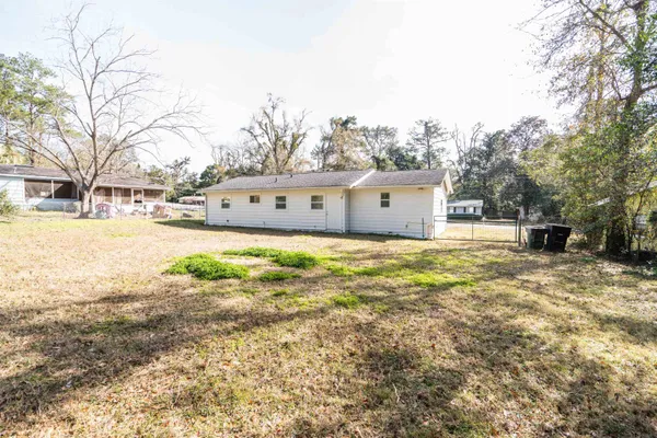 $1,750 | 406 Essex Drive, Tallahassee, FL 32304