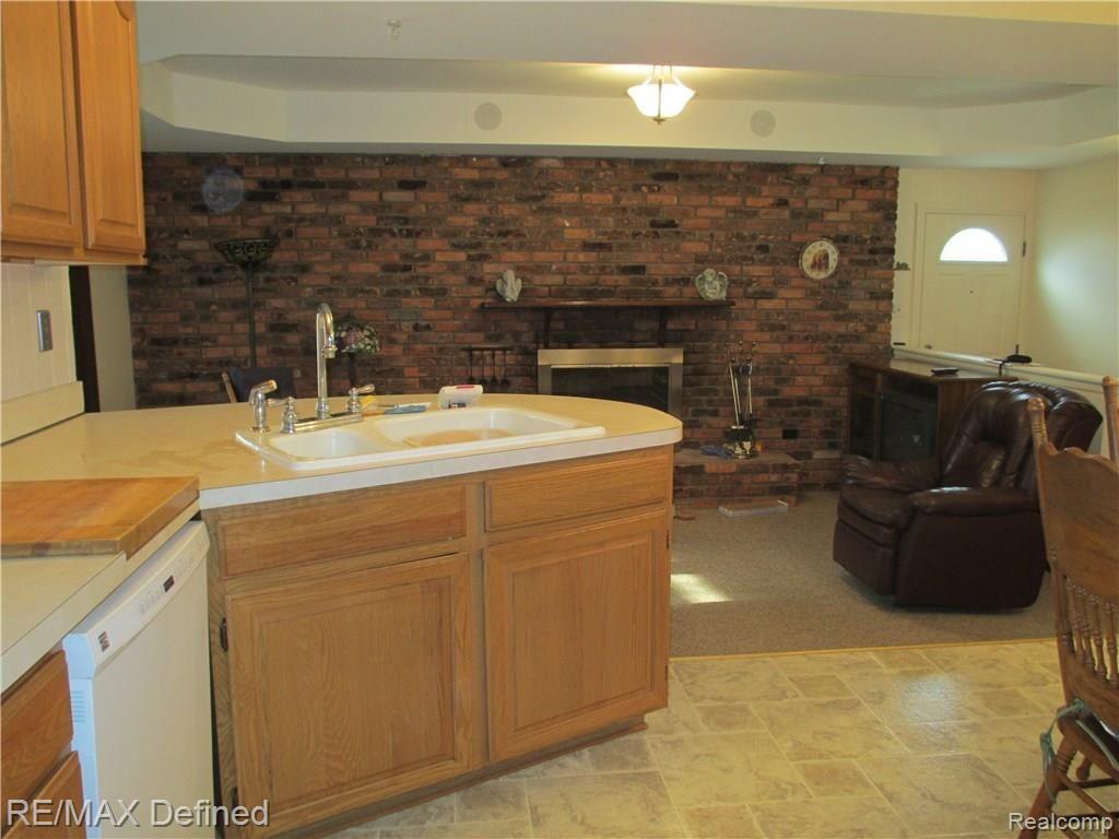 32151 Hayes Road Warren, MI 48088 - Photo 11 of 28 IMG_9971.JPG