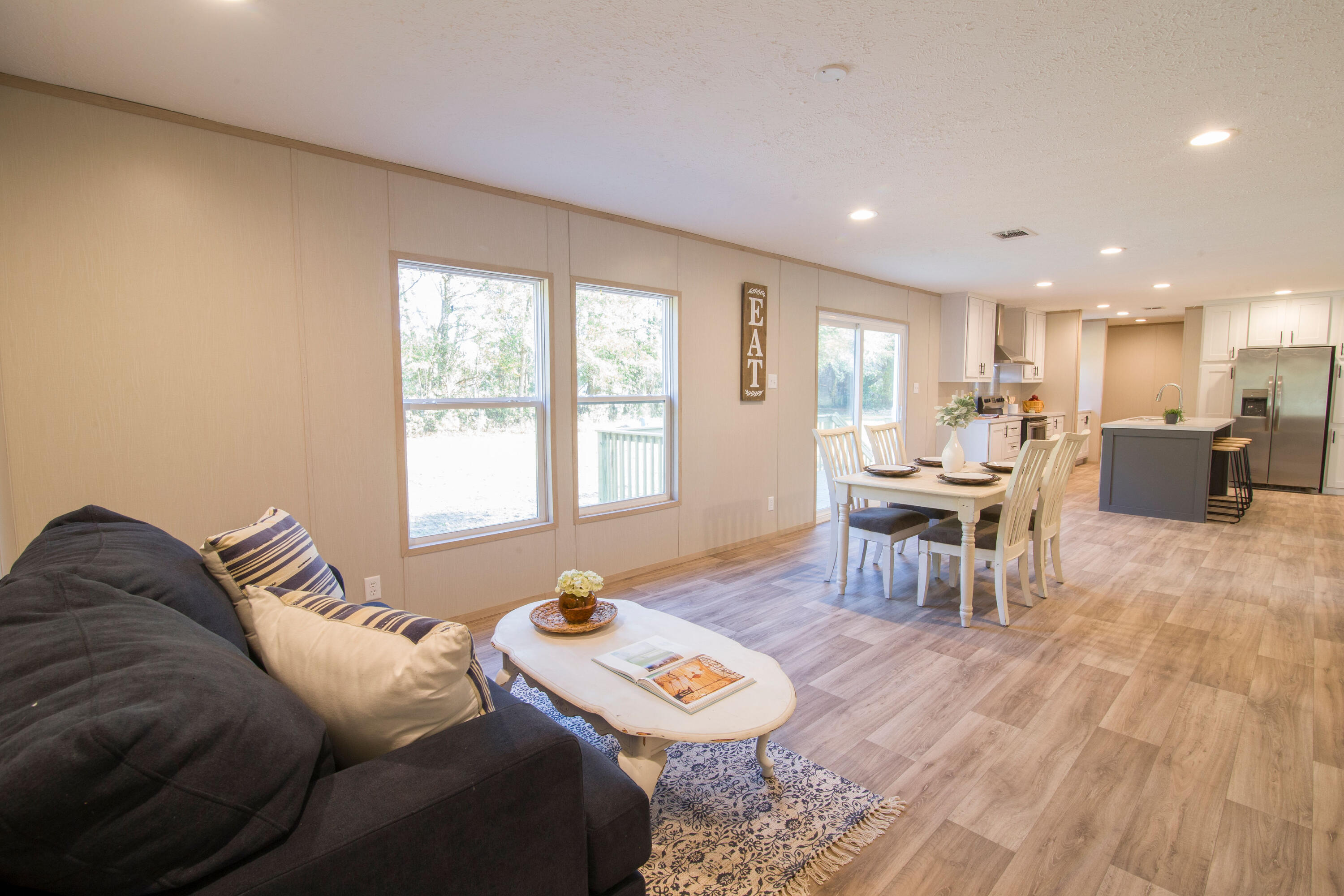 1358 Givhans Road Ridgeville, SC 29472 - Photo 5 of 24 dining2