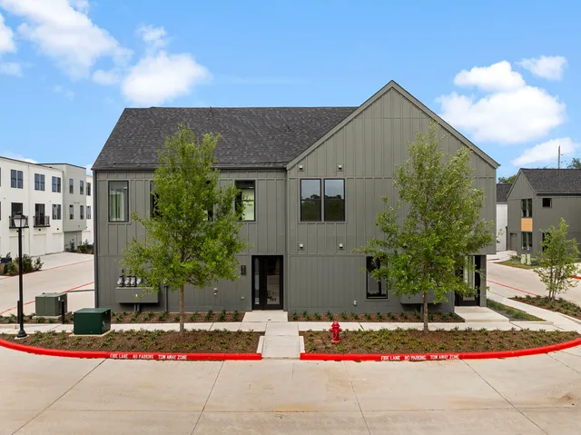 $2,125 | 1941 Sawdust Road, Unit 430, The Woodlands, TX 77380