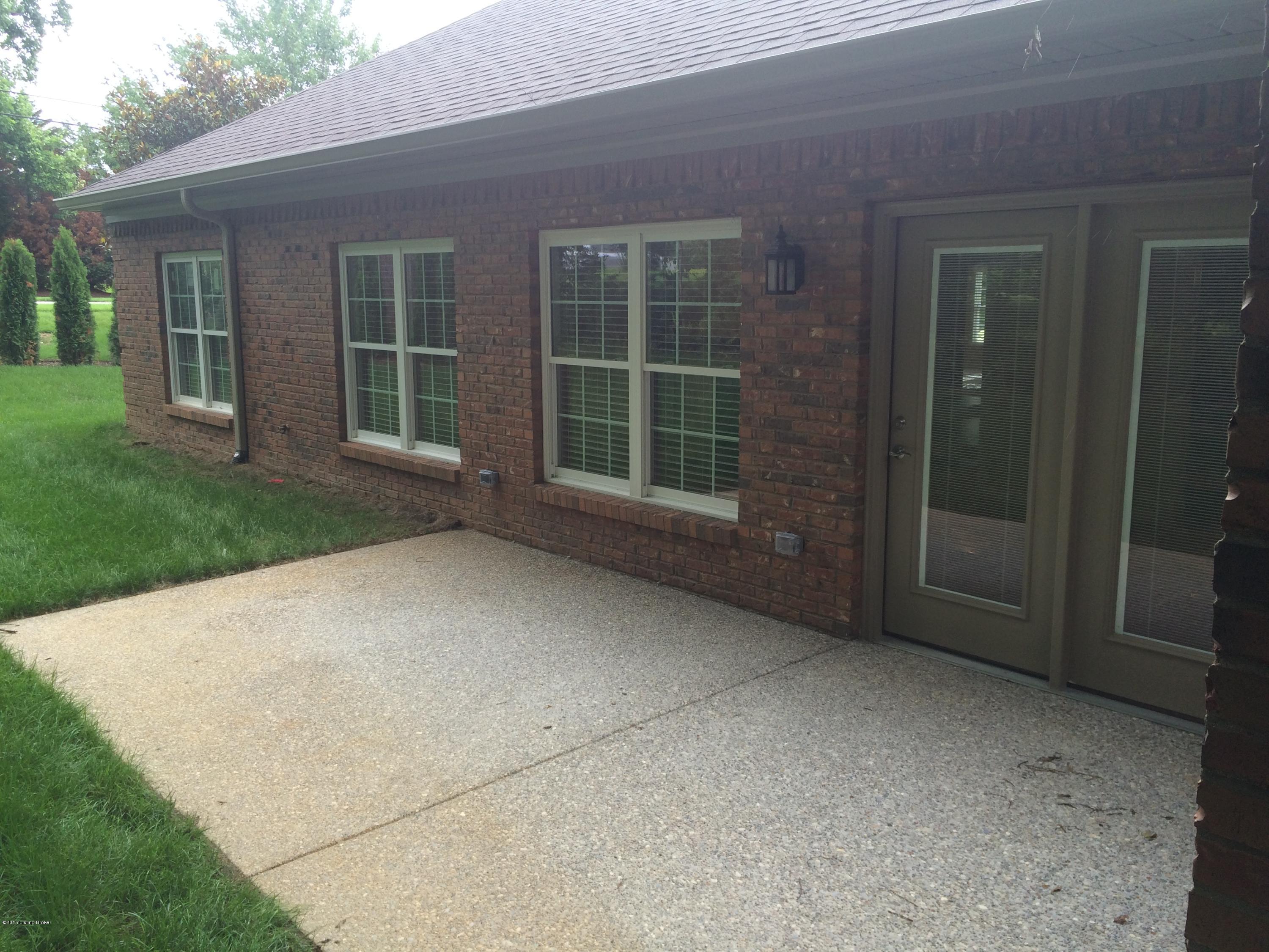 10510 Rile Road Louisville, KY 40223 - Photo 14 of 14 Private patio