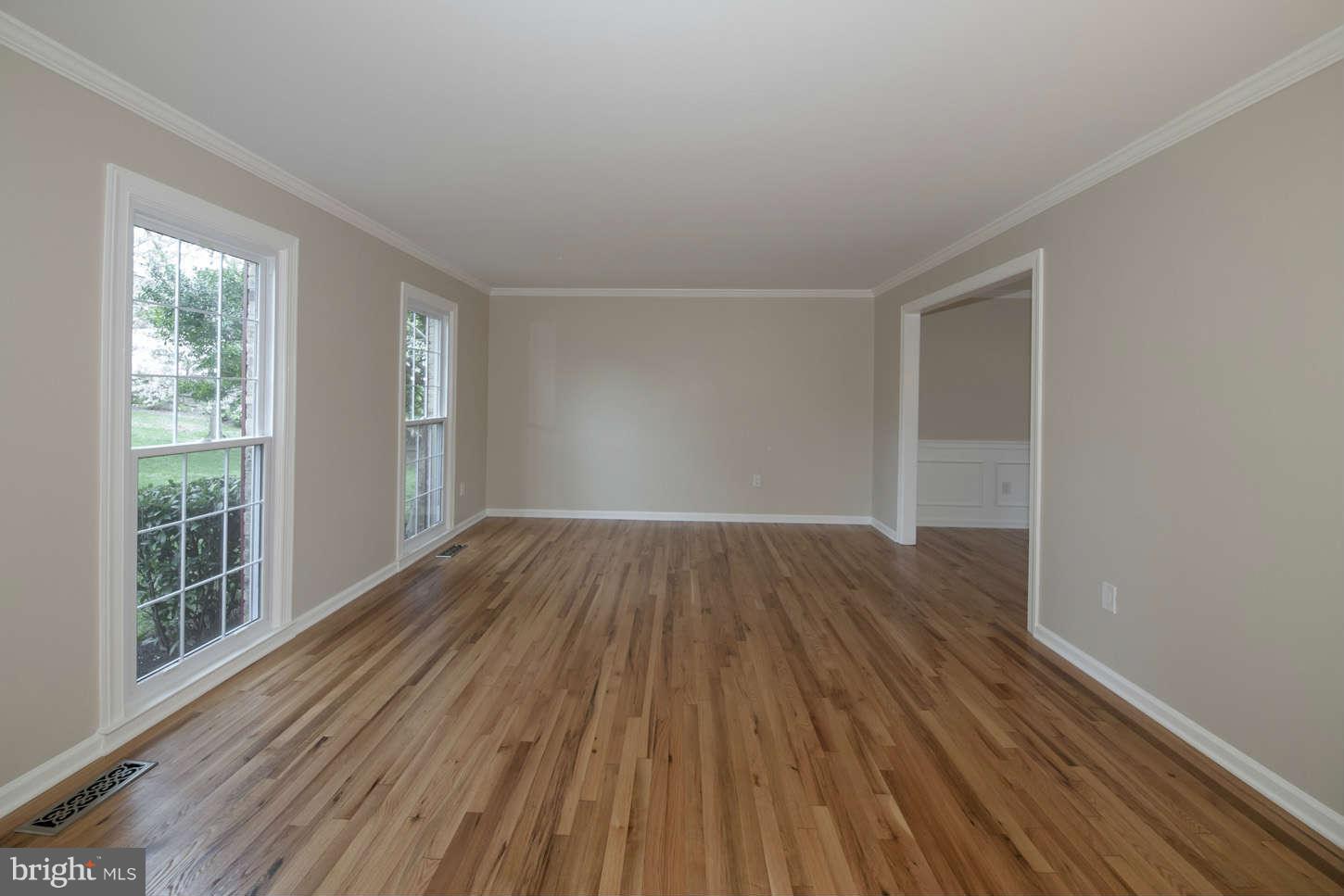 1027 Riva Ridge Drive Great Falls, VA 22066 - Photo 11 of 30 Living Room