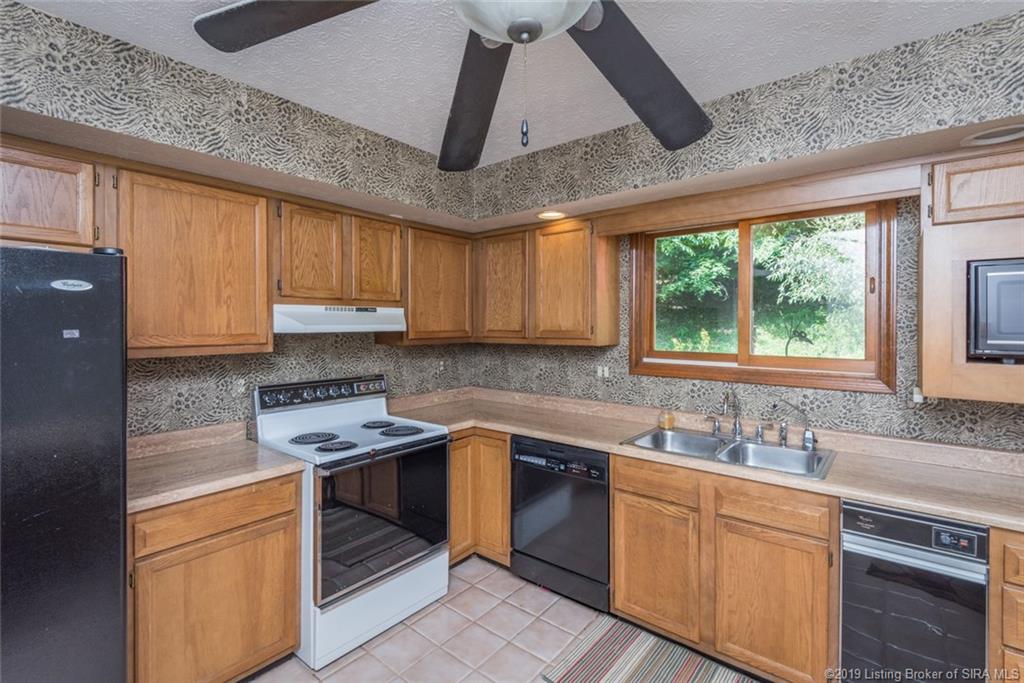 4337 Green Valley Road New Albany, IN 47150 - Photo 9 of 38 Gallery Image 9