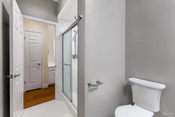 $2,600 | 424 West Lee Street, Pensacola, FL 32501