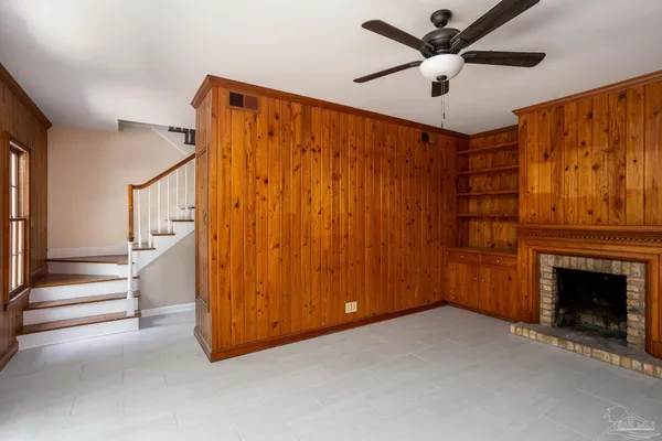 $2,600 | 424 West Lee Street, Pensacola, FL 32501