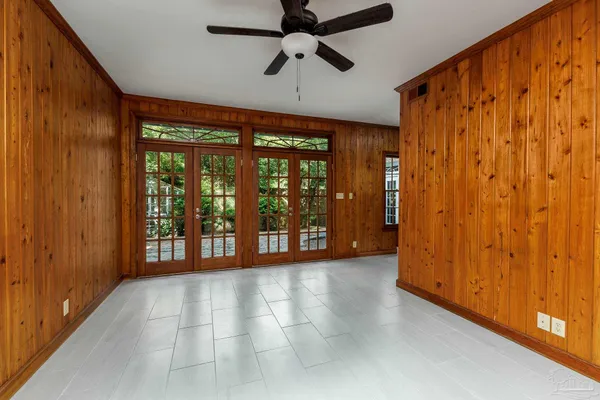 $2,600 | 424 West Lee Street, Pensacola, FL 32501