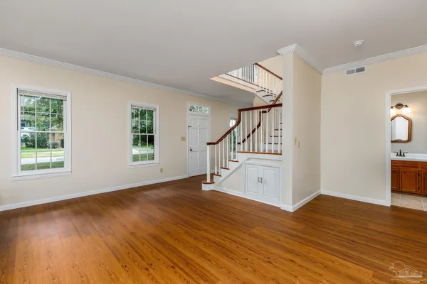 $2,600 | 424 West Lee Street, Pensacola, FL 32501