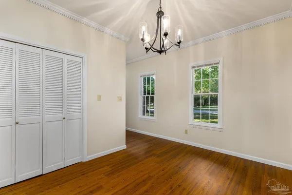 $2,600 | 424 West Lee Street, Pensacola, FL 32501