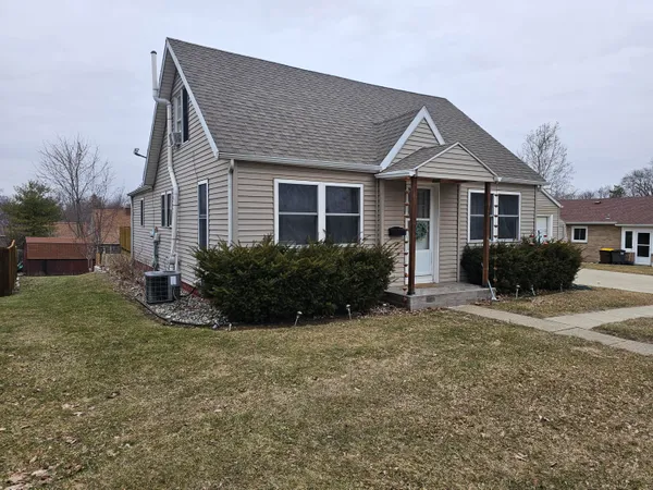 $239,900 | 118 Caroline Street, Portland, MI 48875