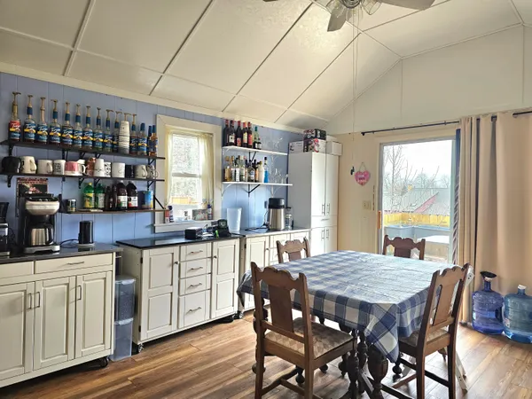 $239,900 | 118 Caroline Street, Portland, MI 48875