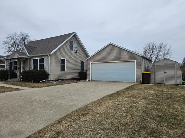 $239,900 | 118 Caroline Street, Portland, MI 48875