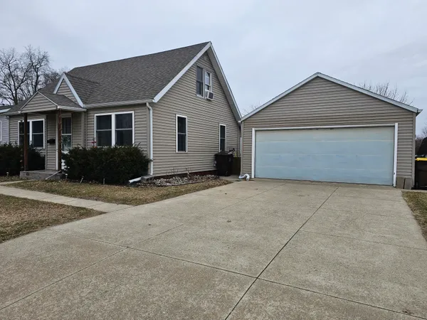 $239,900 | 118 Caroline Street, Portland, MI 48875