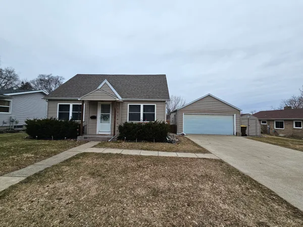 $239,900 | 118 Caroline Street, Portland, MI 48875