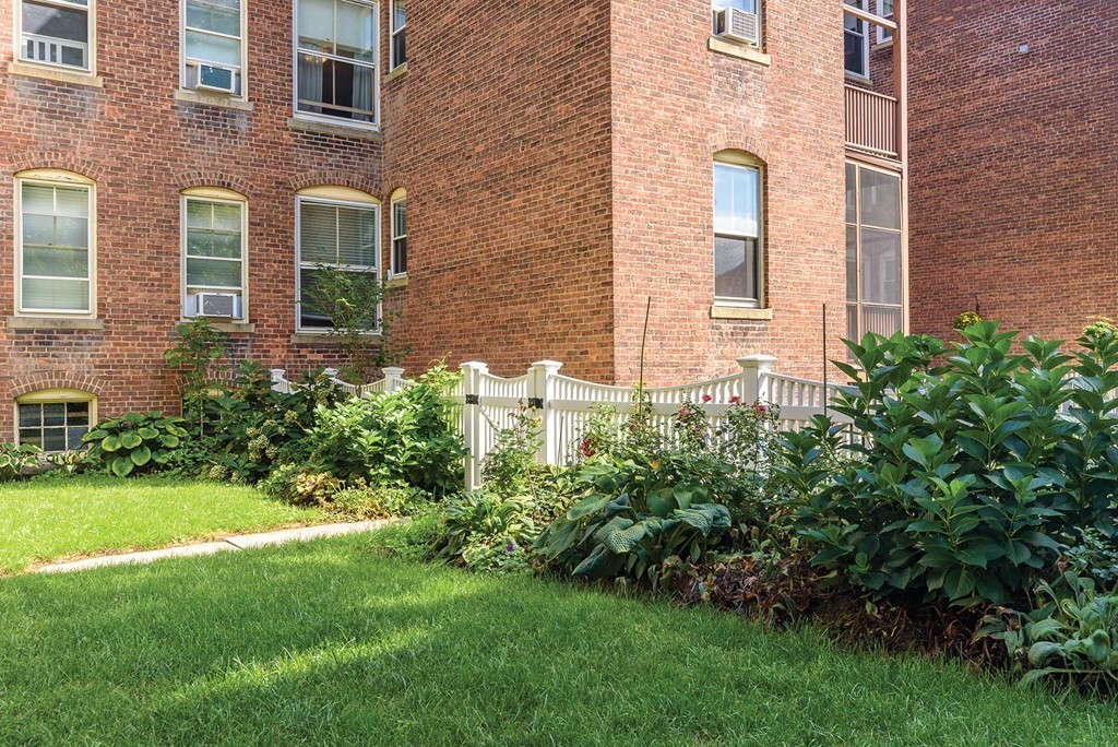 52 Kilsyth Road, Unit 1 Brookline, MA 02445 - Photo 15 of 16