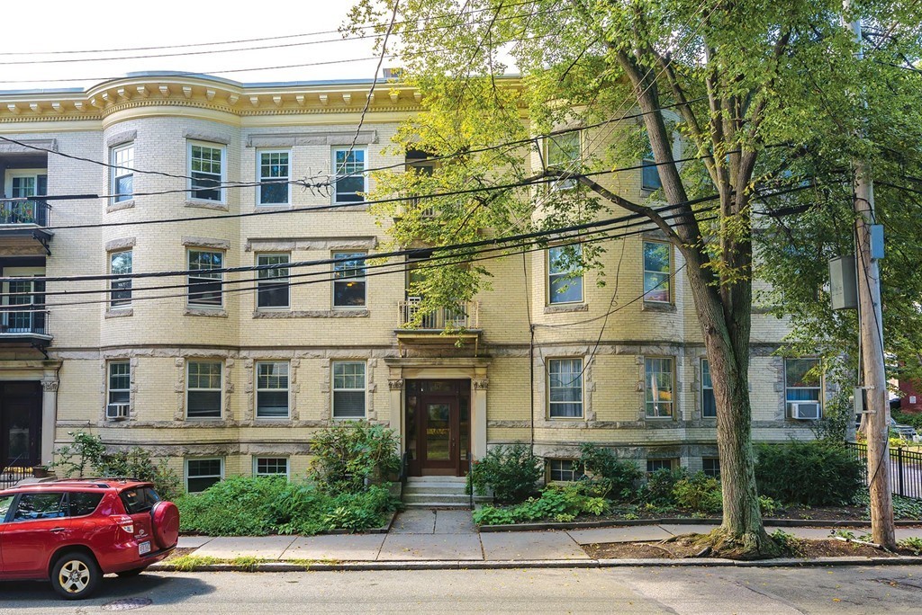 52 Kilsyth Road, Unit 1 Brookline, MA 02445 - Photo 16 of 16