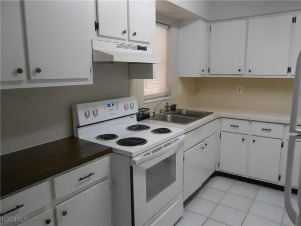 $1,395 | 241 Thistle Court, Lehigh Acres, FL 33936