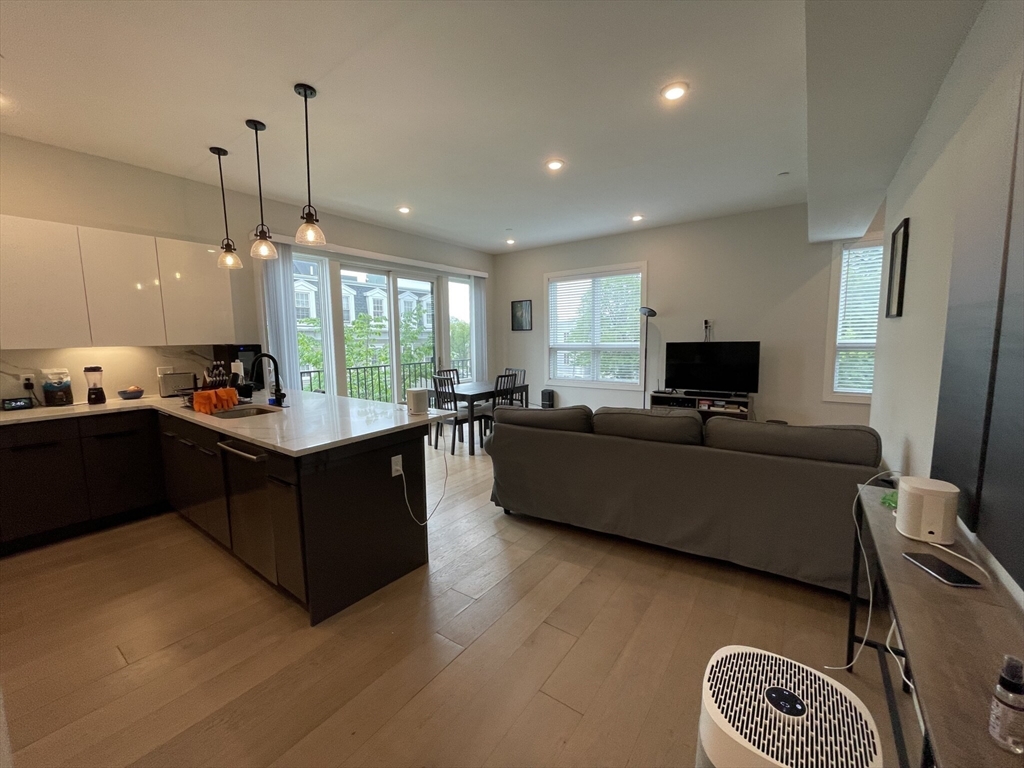 33 Ward Street, Unit 9 Boston, MA 02127 - Photo 3 of 19