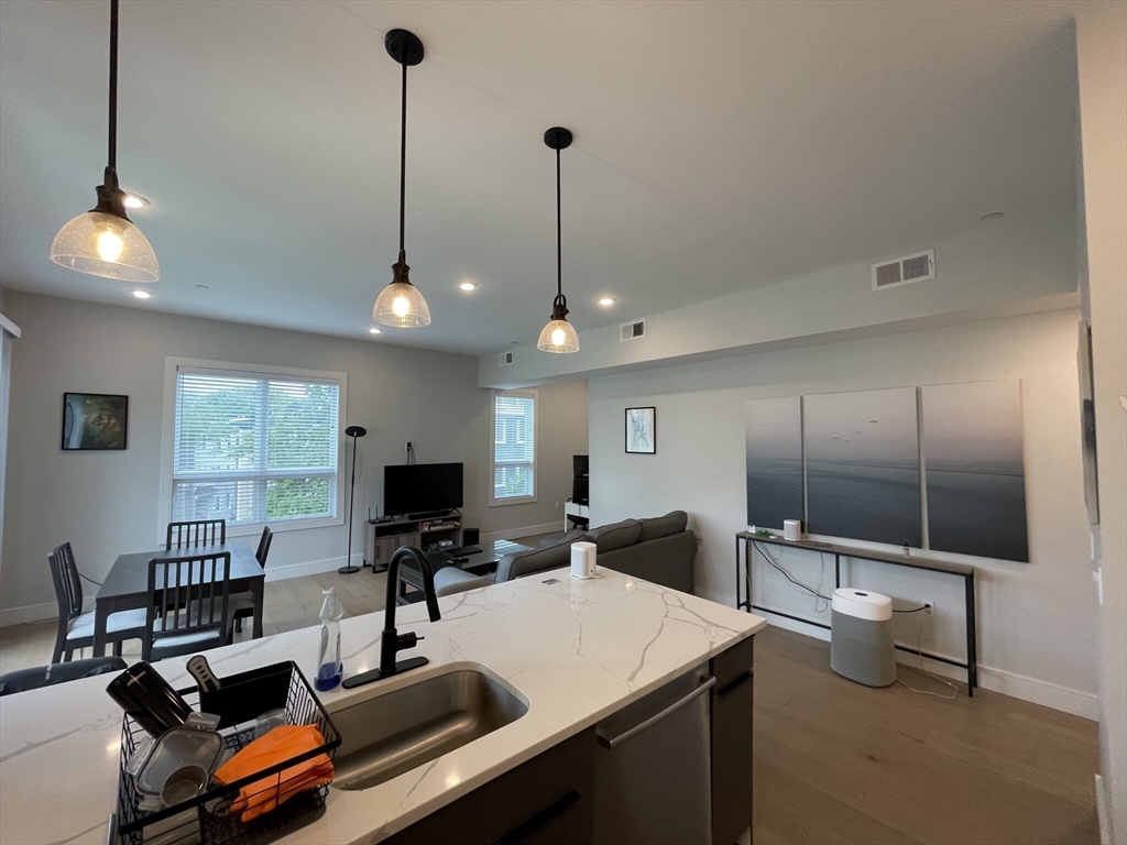 33 Ward Street, Unit 9 Boston, MA 02127 - Photo 5 of 19