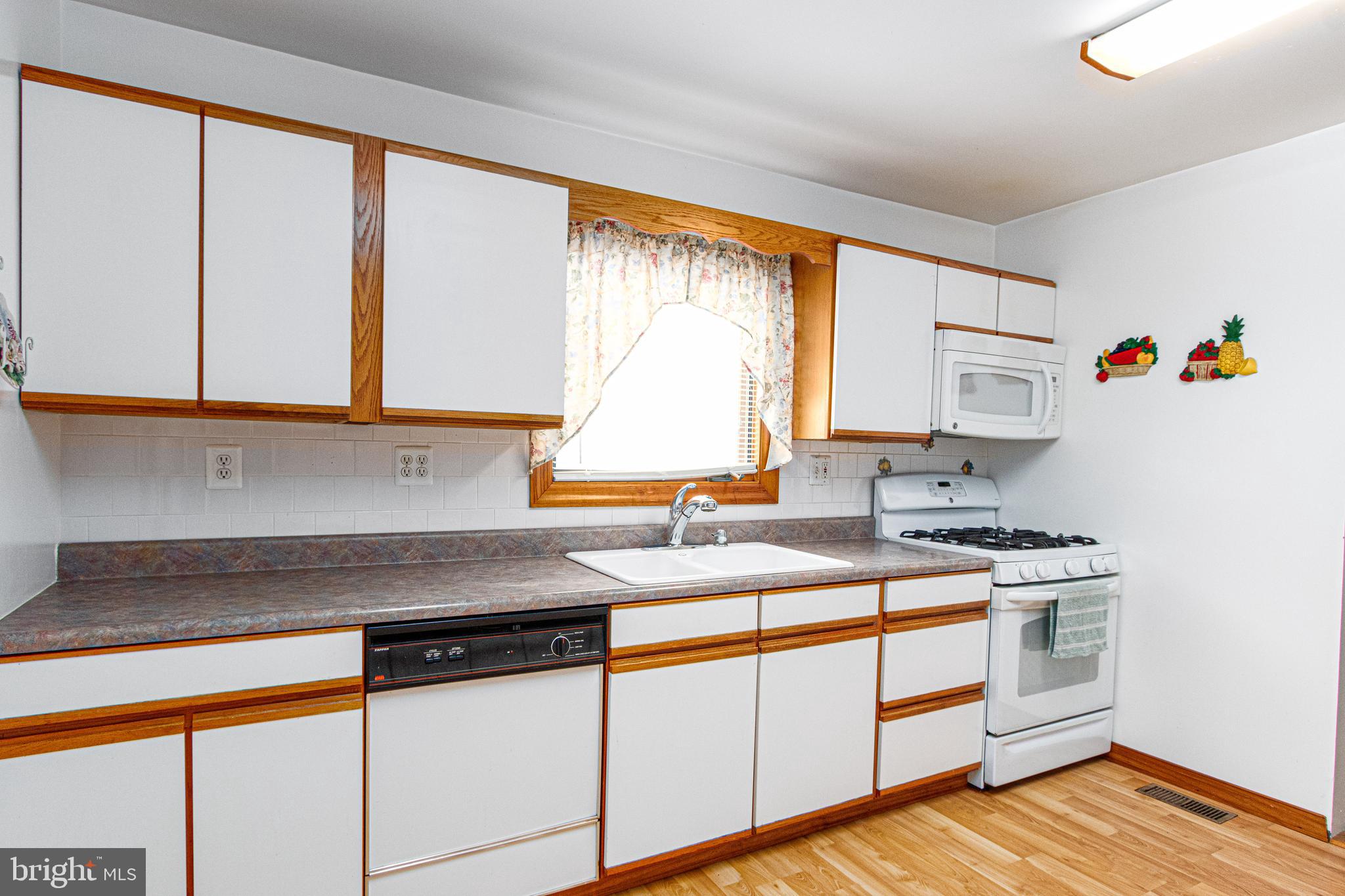 1834 Kitty Hawk Road Essex, MD 21221 - Photo 16 of 103 Kitchen
