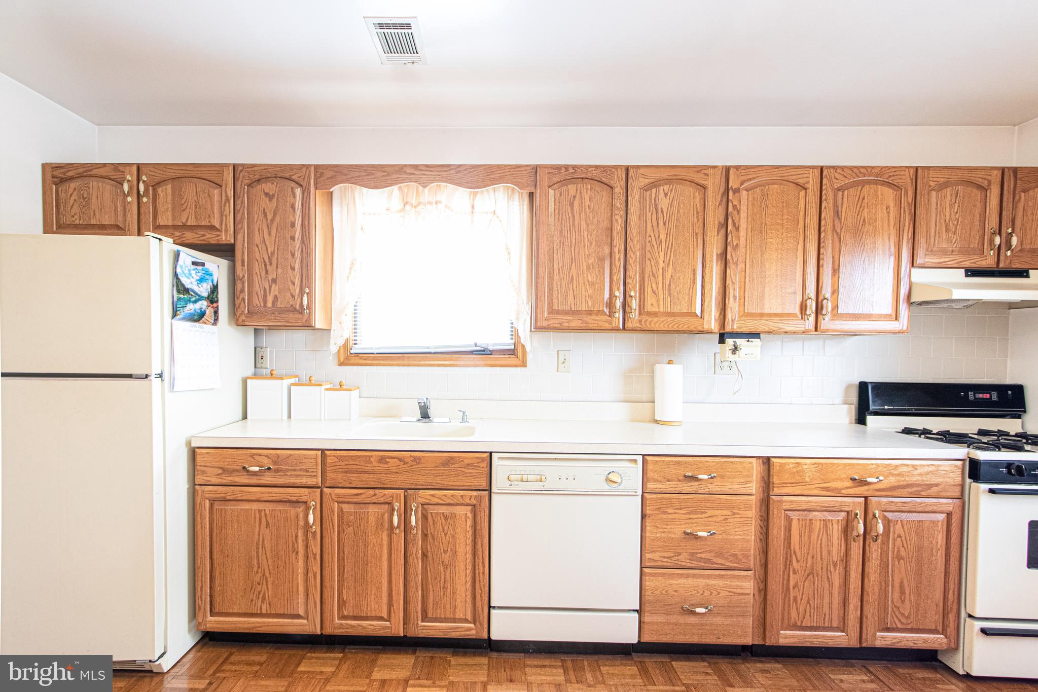 1834 Kitty Hawk Road Essex, MD 21221 - Photo 33 of 103 Kitchen