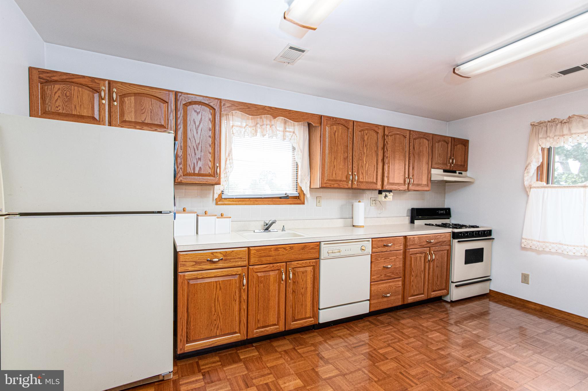 1834 Kitty Hawk Road Essex, MD 21221 - Photo 34 of 103 Kitchen