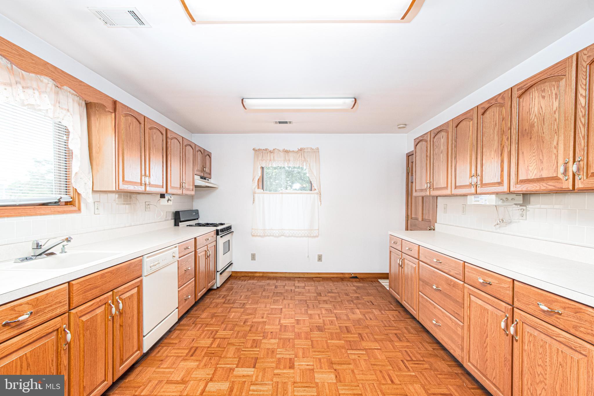 1834 Kitty Hawk Road Essex, MD 21221 - Photo 35 of 103 Kitchen