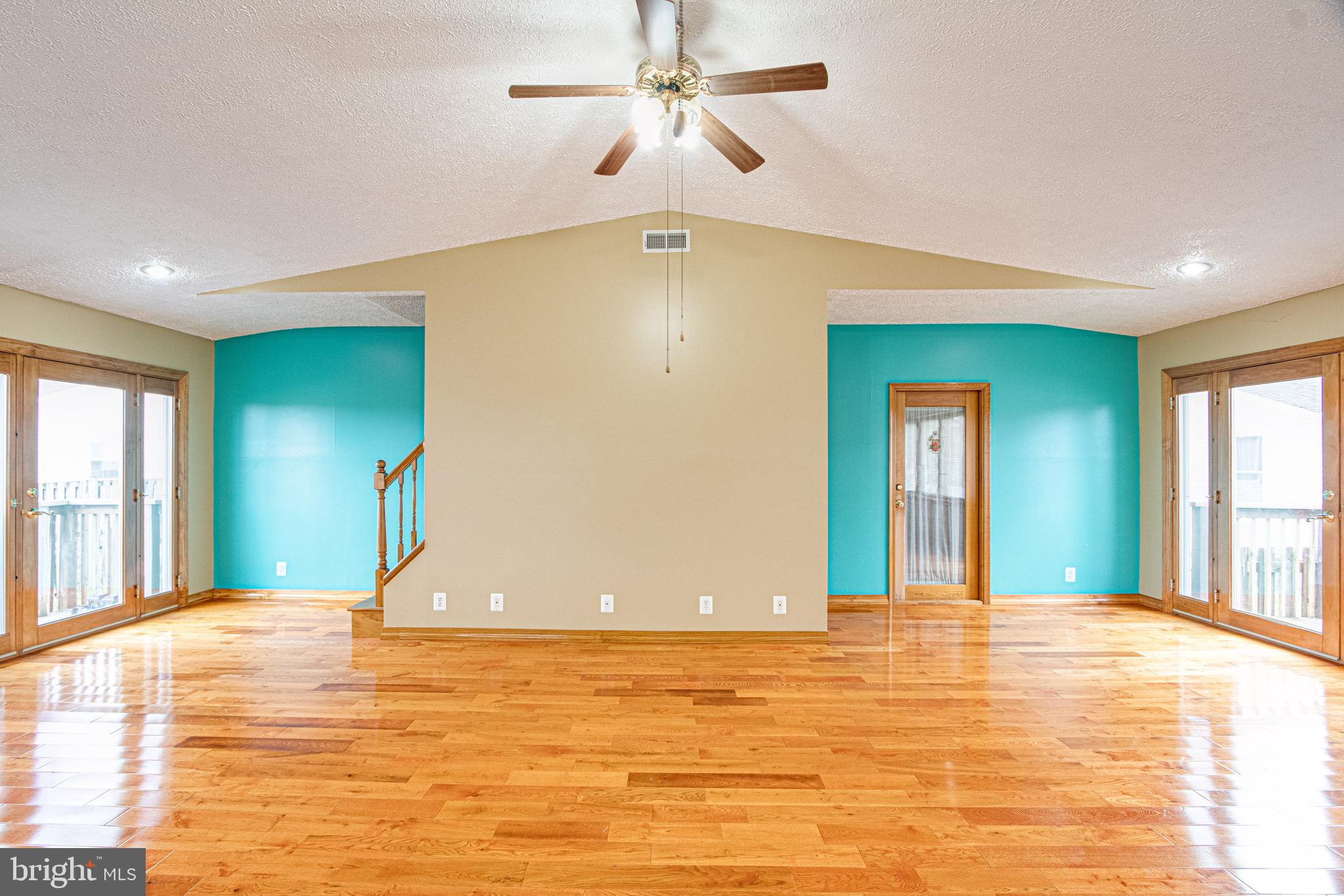 1834 Kitty Hawk Road Essex, MD 21221 - Photo 9 of 103 Living Room