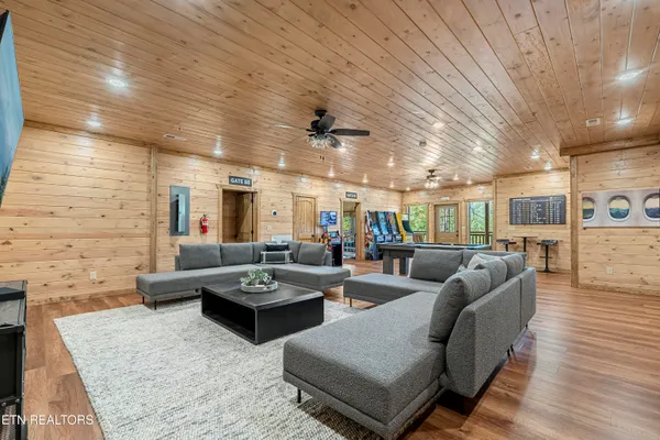 $2,198,000 | 2852 Owens Rdg Way, Sevierville, TN 37876