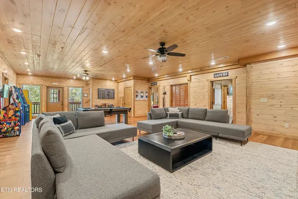 $2,198,000 | 2852 Owens Rdg Way, Sevierville, TN 37876