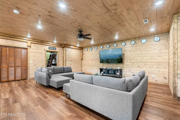 $2,198,000 | 2852 Owens Rdg Way, Sevierville, TN 37876