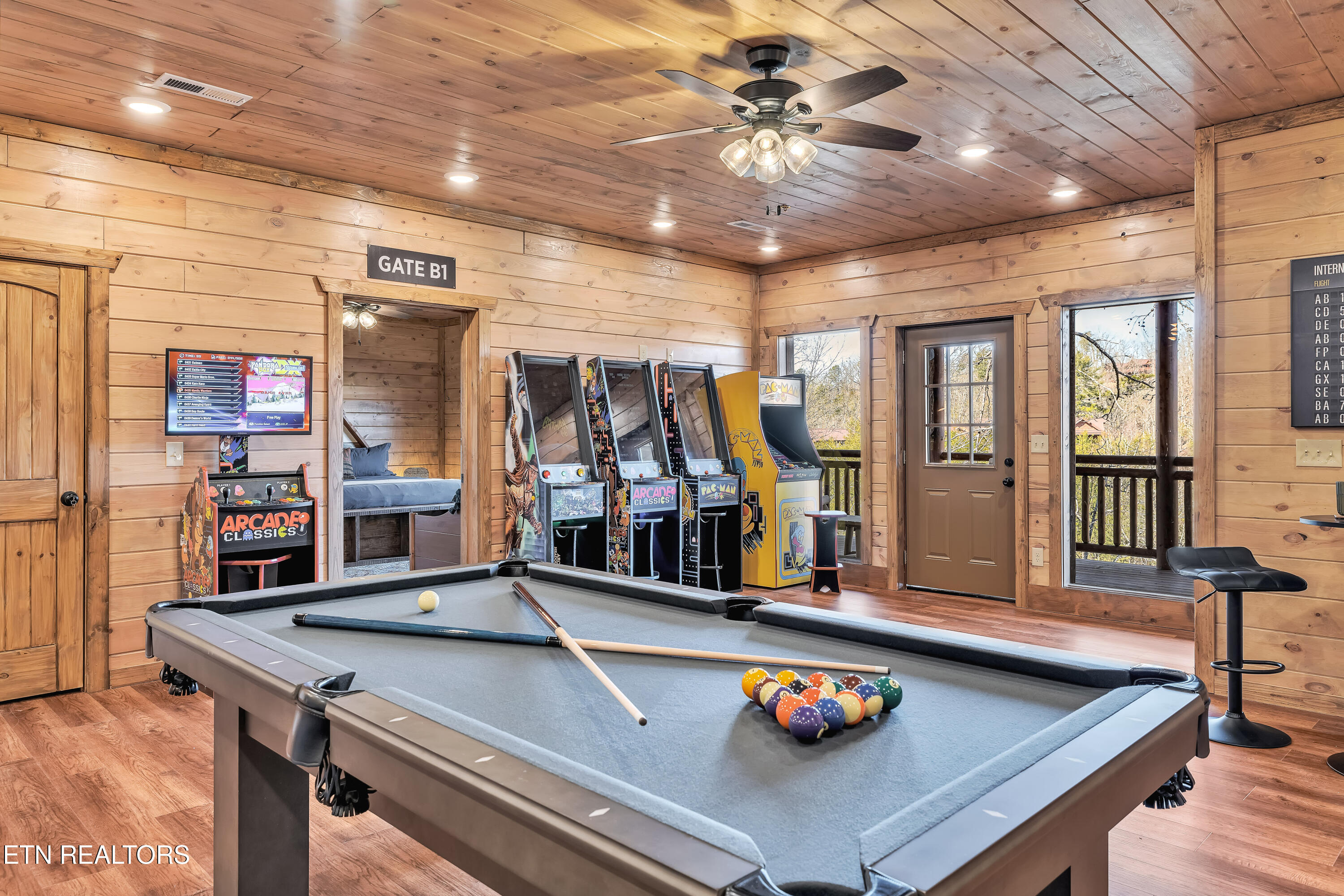 2852 Owens Rdg Way Sevierville, TN 37876 - Photo 4 of 56 2852 Owens Ridge-3