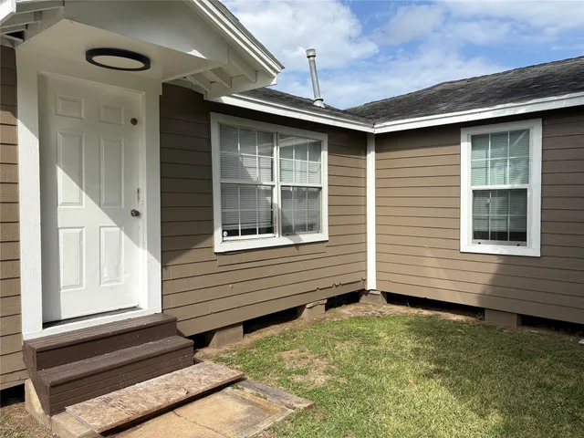 $99,900 | 301 North Avenue C, Freeport, TX 77541