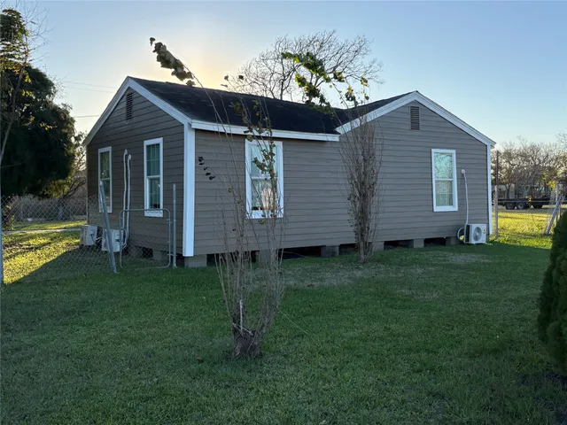 $99,900 | 301 North Avenue C, Freeport, TX 77541