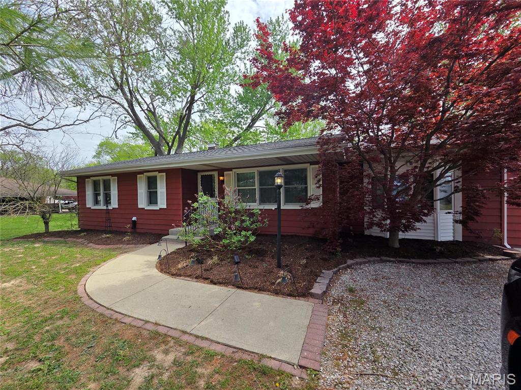 184 South Green Mt Road Belleville, IL 62221 - Photo 1 of 54