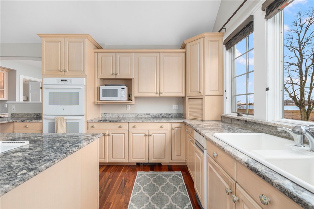 127 Adams Point Road Barrington, RI 02806 - Photo 21 of 50