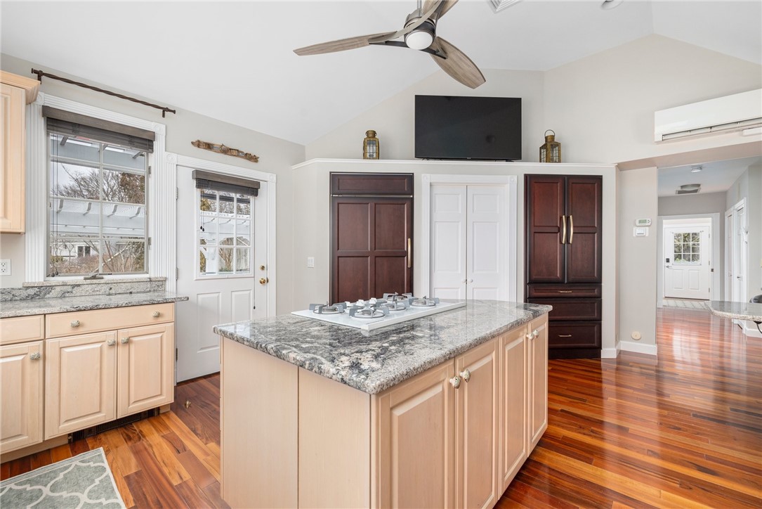 127 Adams Point Road Barrington, RI 02806 - Photo 22 of 50