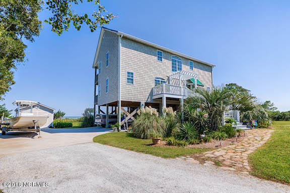 404 Perkins Road Beaufort, NC 28516 - Photo 3 of 40 Back view of home