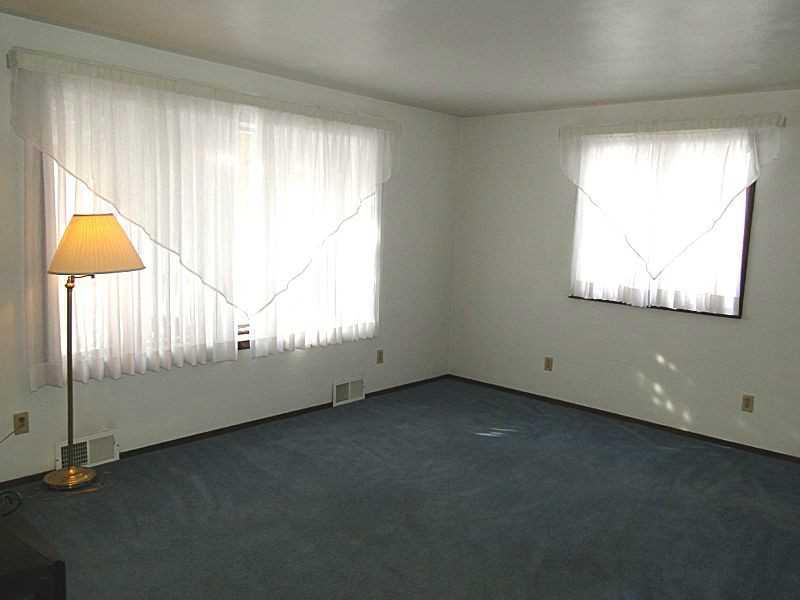 419 Coleman Road McDonald, PA 15057 - Photo 2 of 25 Living Room.