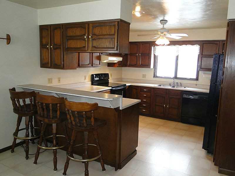 419 Coleman Road McDonald, PA 15057 - Photo 11 of 25 Kitchen.