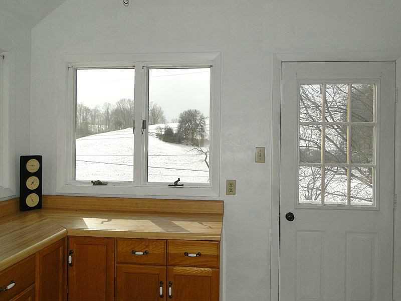 419 Coleman Road McDonald, PA 15057 - Photo 14 of 25 Entry/Foyer.