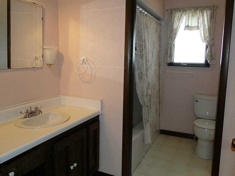 419 Coleman Road McDonald, PA 15057 - Photo 20 of 25 Full Bath.